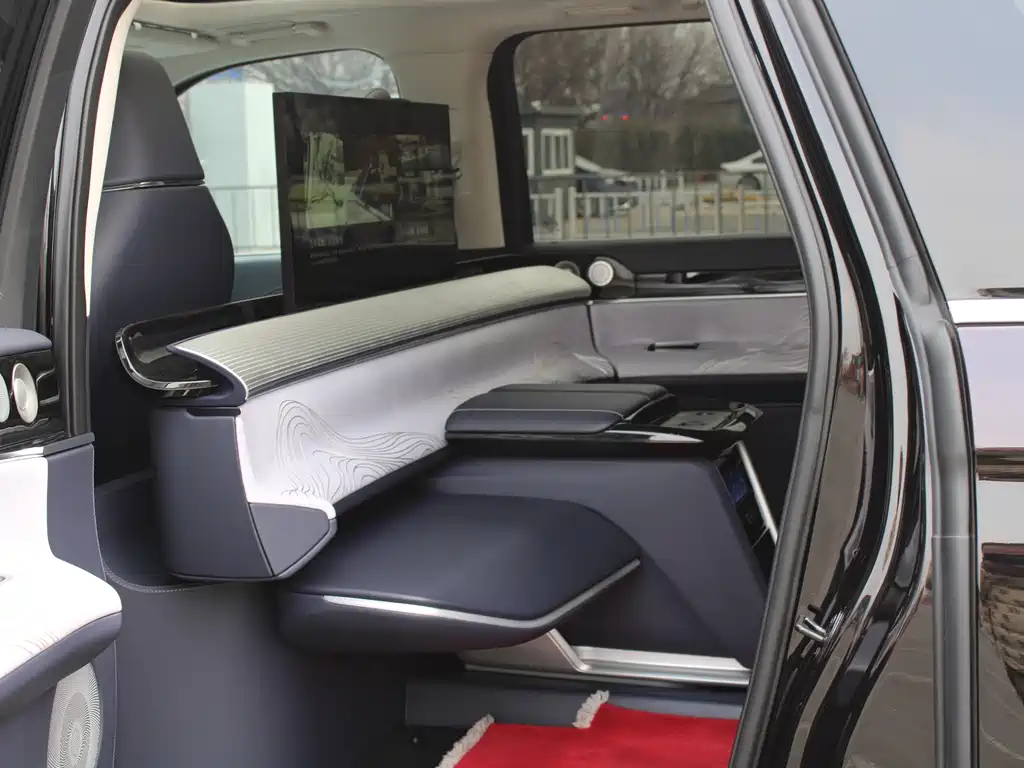 LINCOLN NAVIGATOR ONE