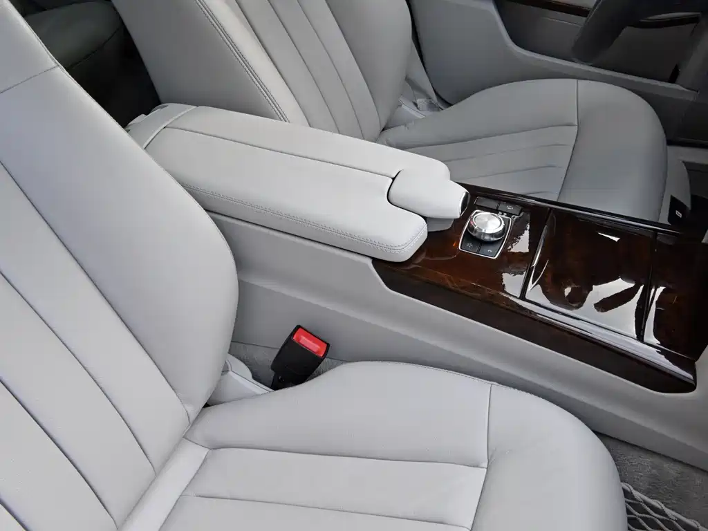 Mercedes-Benz E-Class — миниатюра 35
