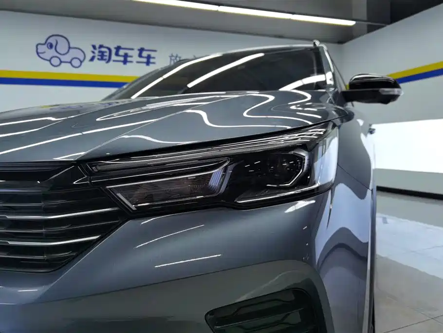 ROEWE RX3