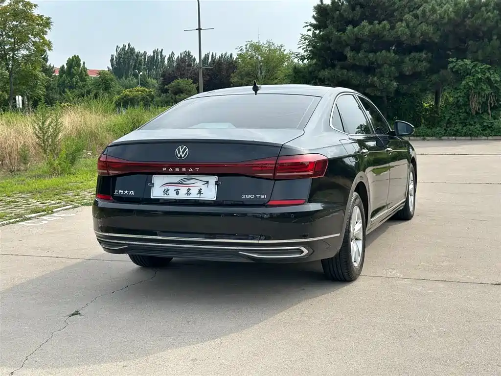 Volkswagen Passat 2022 280TSI