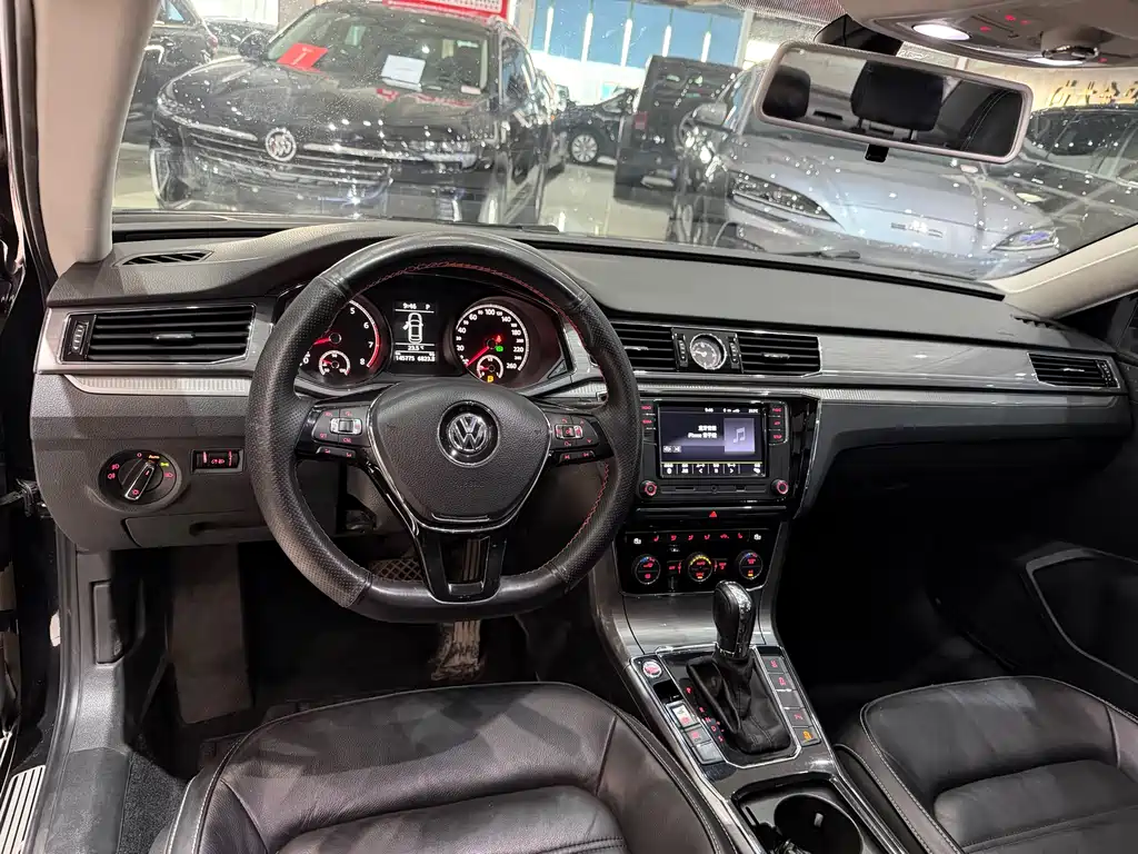 Volkswagen Passat 2017 330TSI DSG