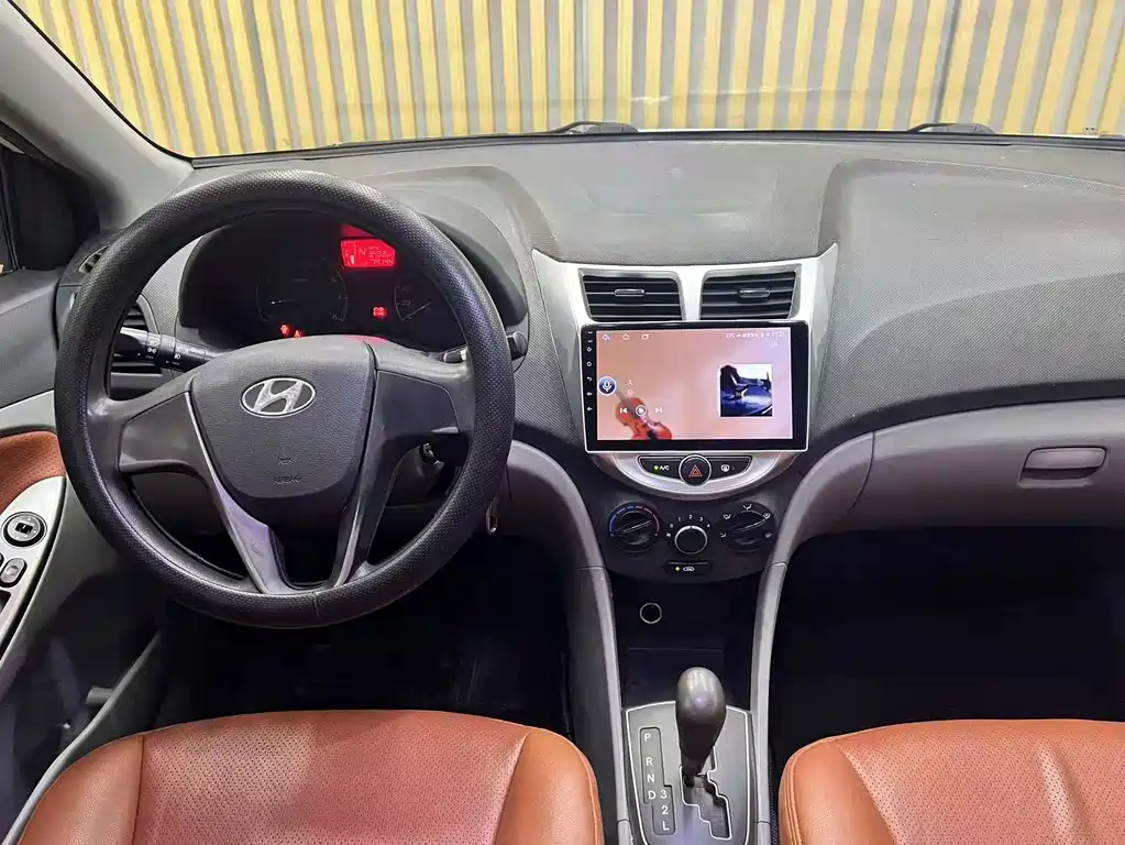 Hyundai Verna — миниатюра 5