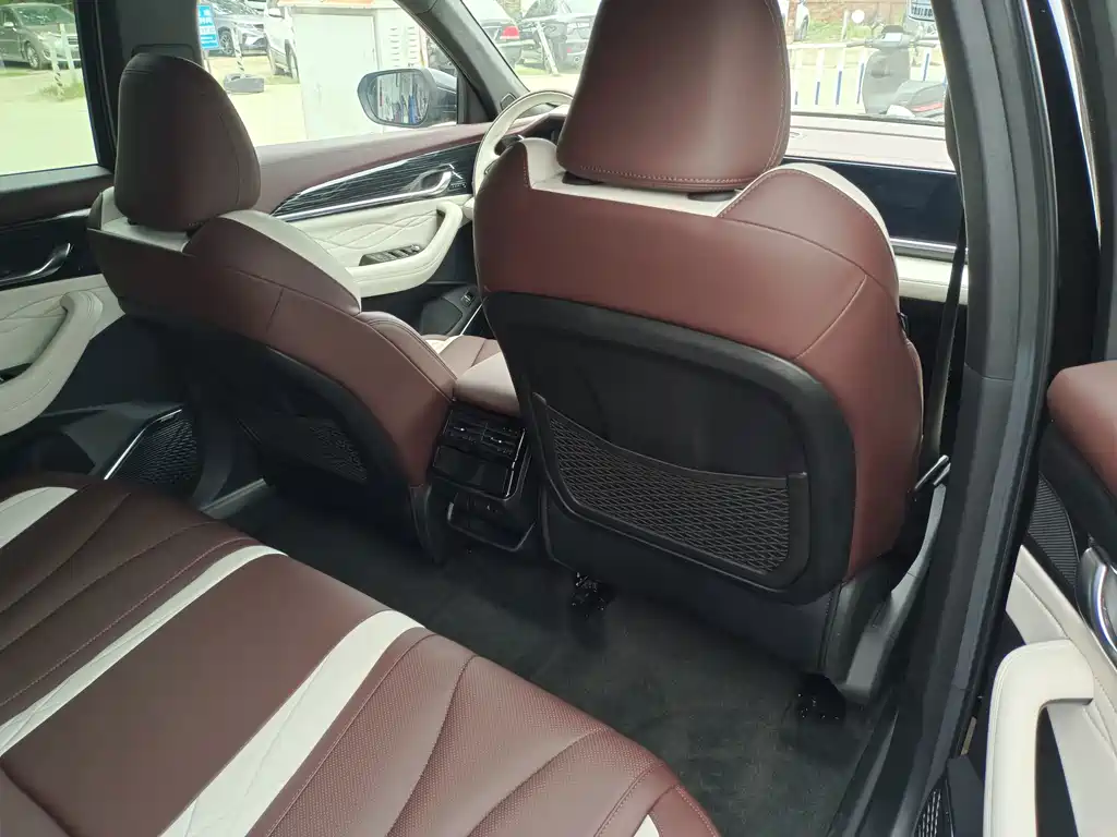 Geely Xingyue L — миниатюра 8