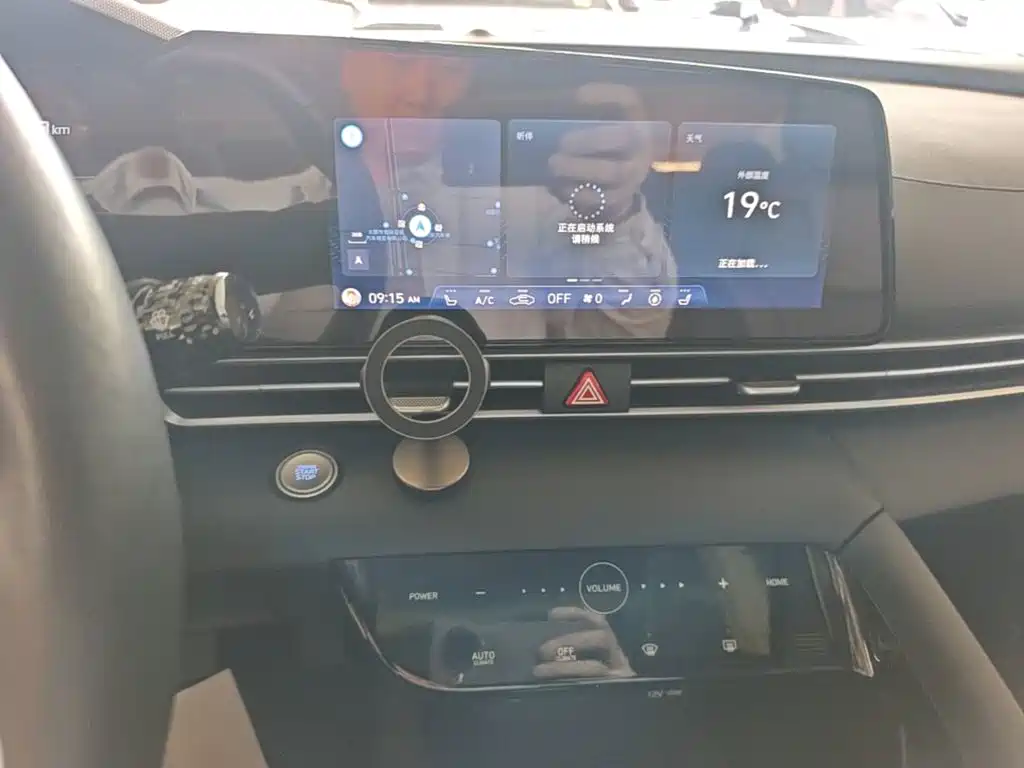 Hyundai Elantra — миниатюра 13