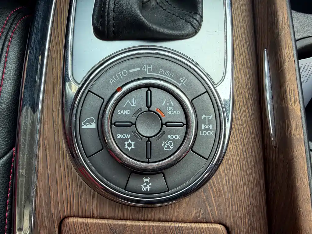 Nissan Patrol — миниатюра 13