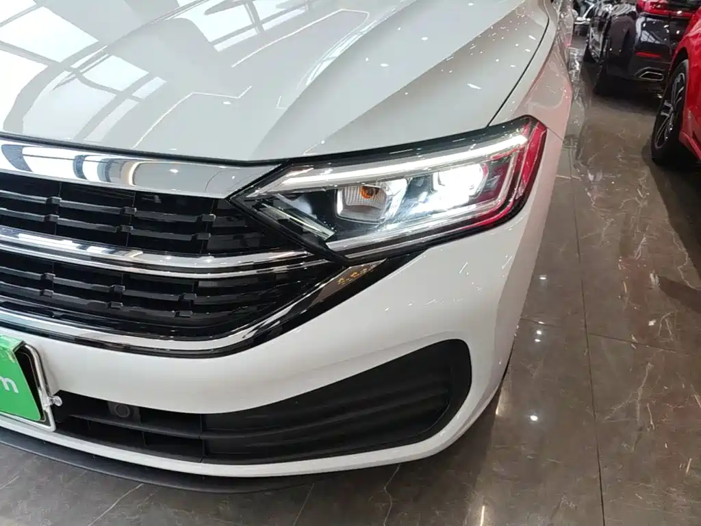 Volkswagen Sagitar — миниатюра 24