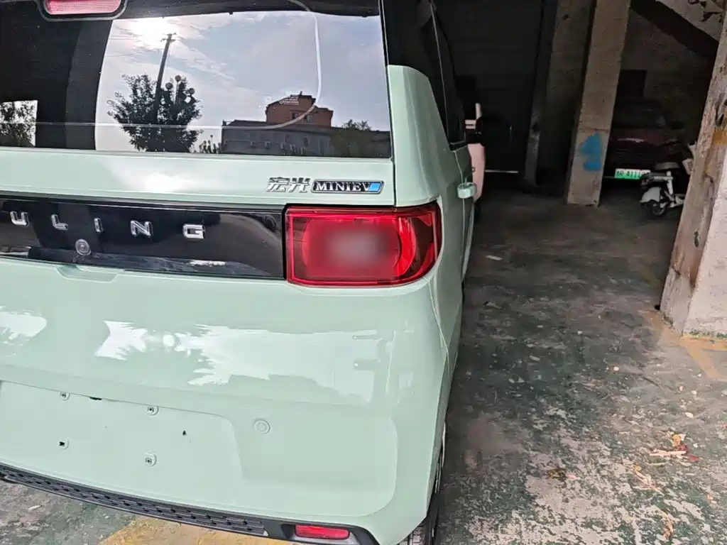 Wuling MINIEV — миниатюра 8