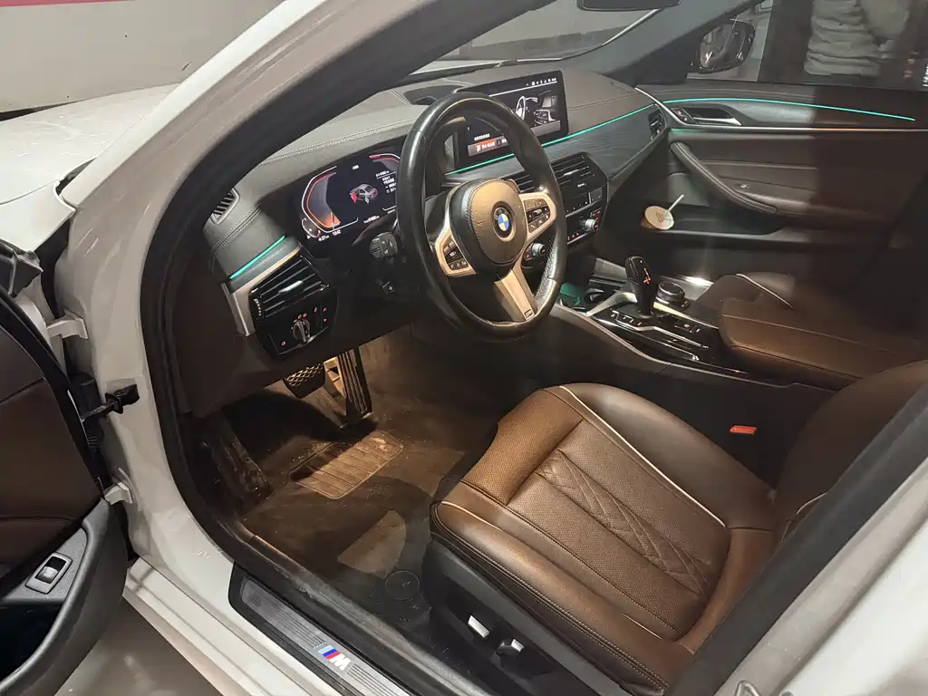 BMW 5 Series — миниатюра 2