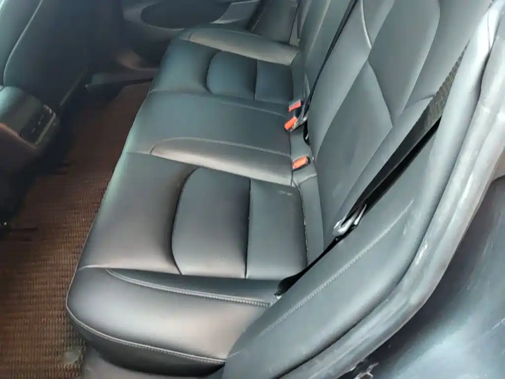 Tesla Model 3 — миниатюра 17
