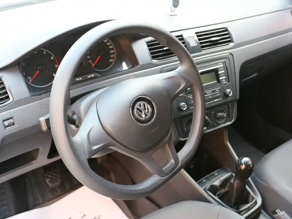 Volkswagen Santana — миниатюра 10