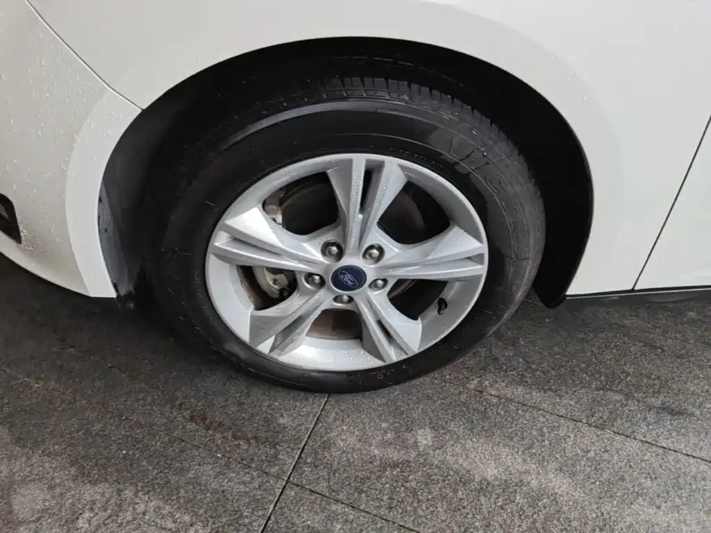 Ford Focus — миниатюра 23