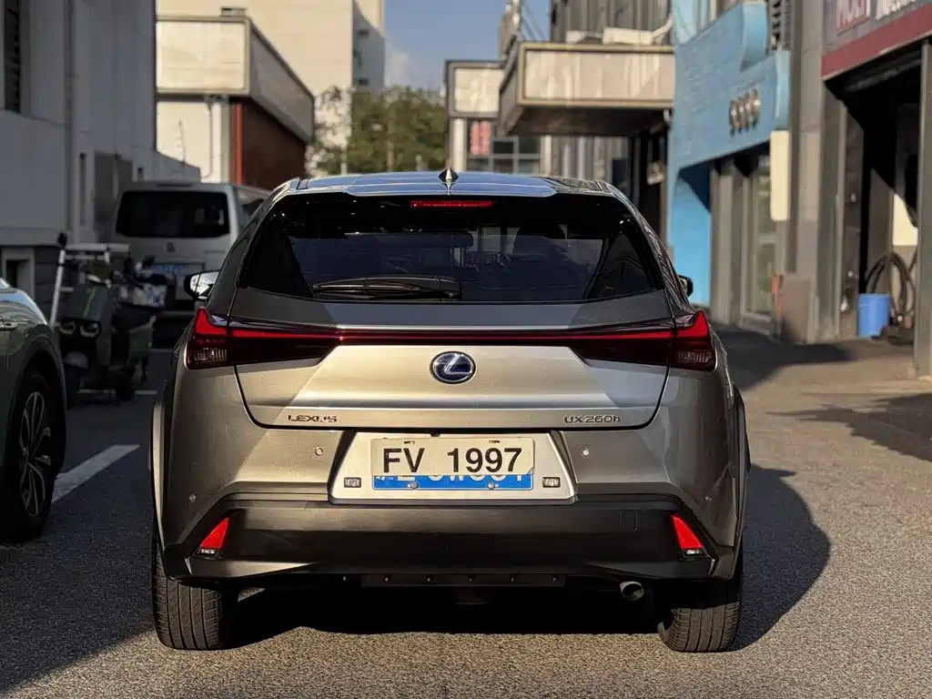 Lexus UX — миниатюра 9