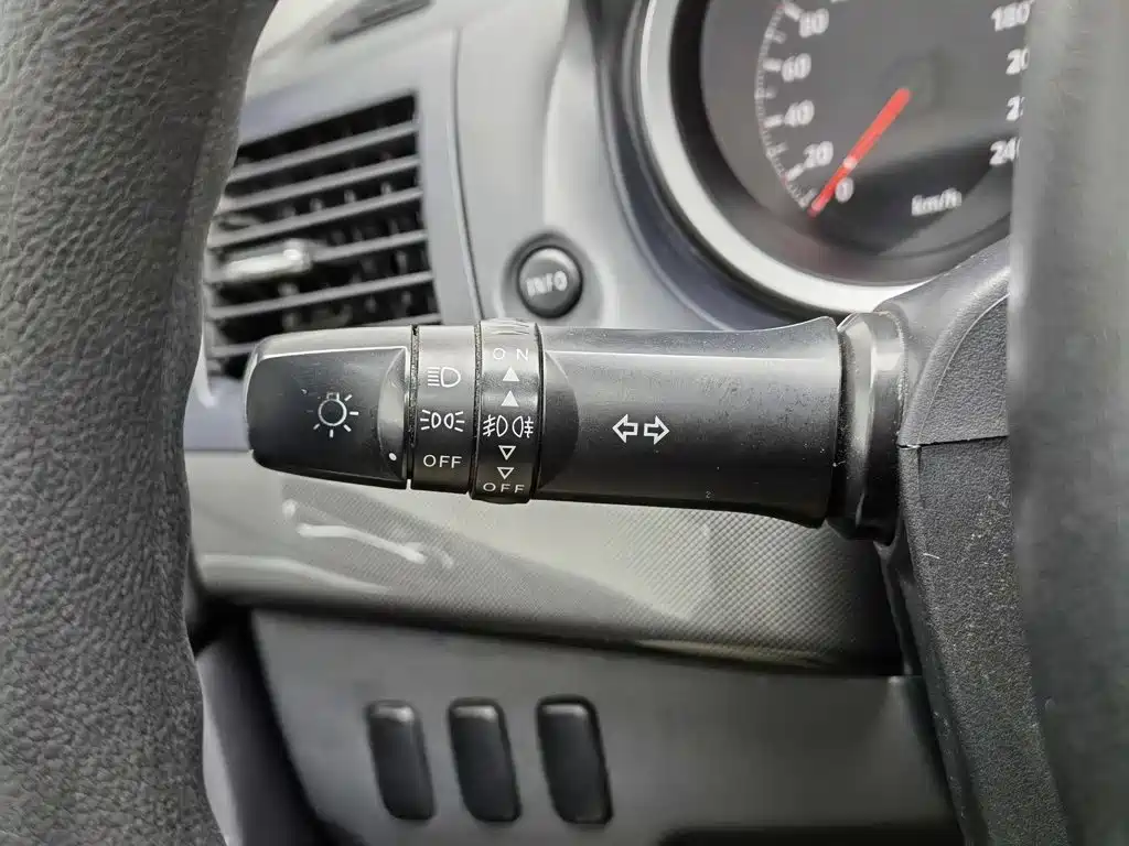 Mitsubishi Lancer EX — миниатюра 21