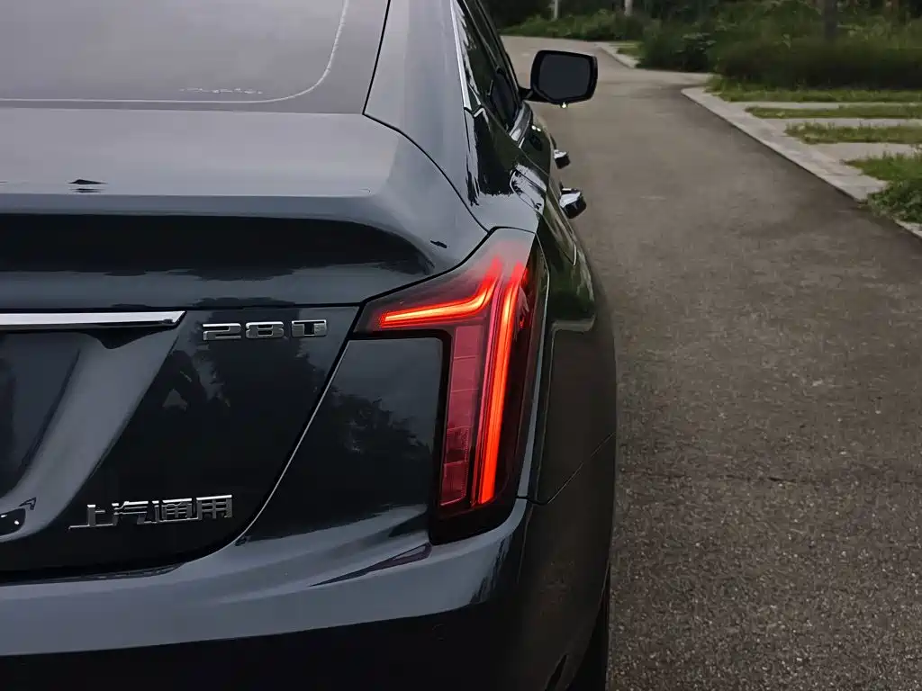 Cadillac CT5 — миниатюра 8
