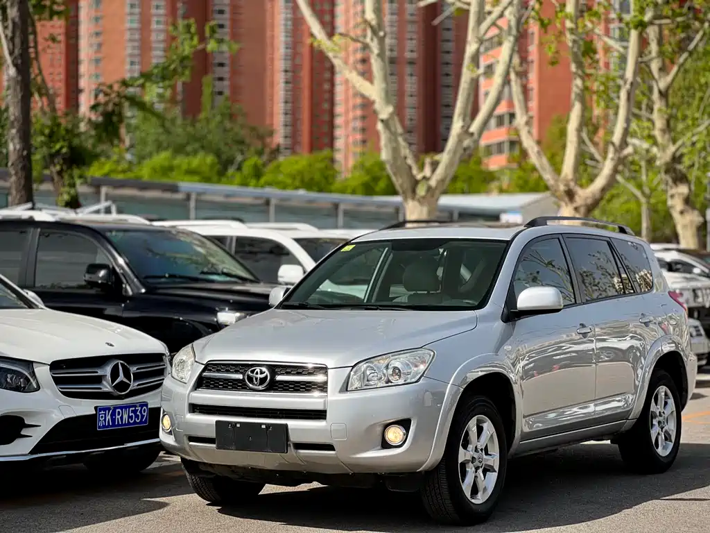 Toyota RAV4 2010