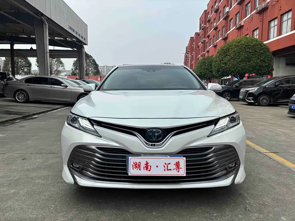 Toyota Camry — миниатюра 2
