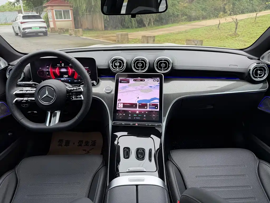 Mercedes-Benz C-Class — миниатюра 13