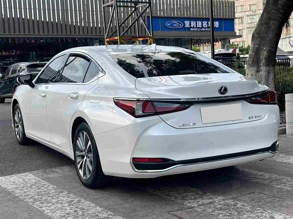 Lexus ES — миниатюра 4
