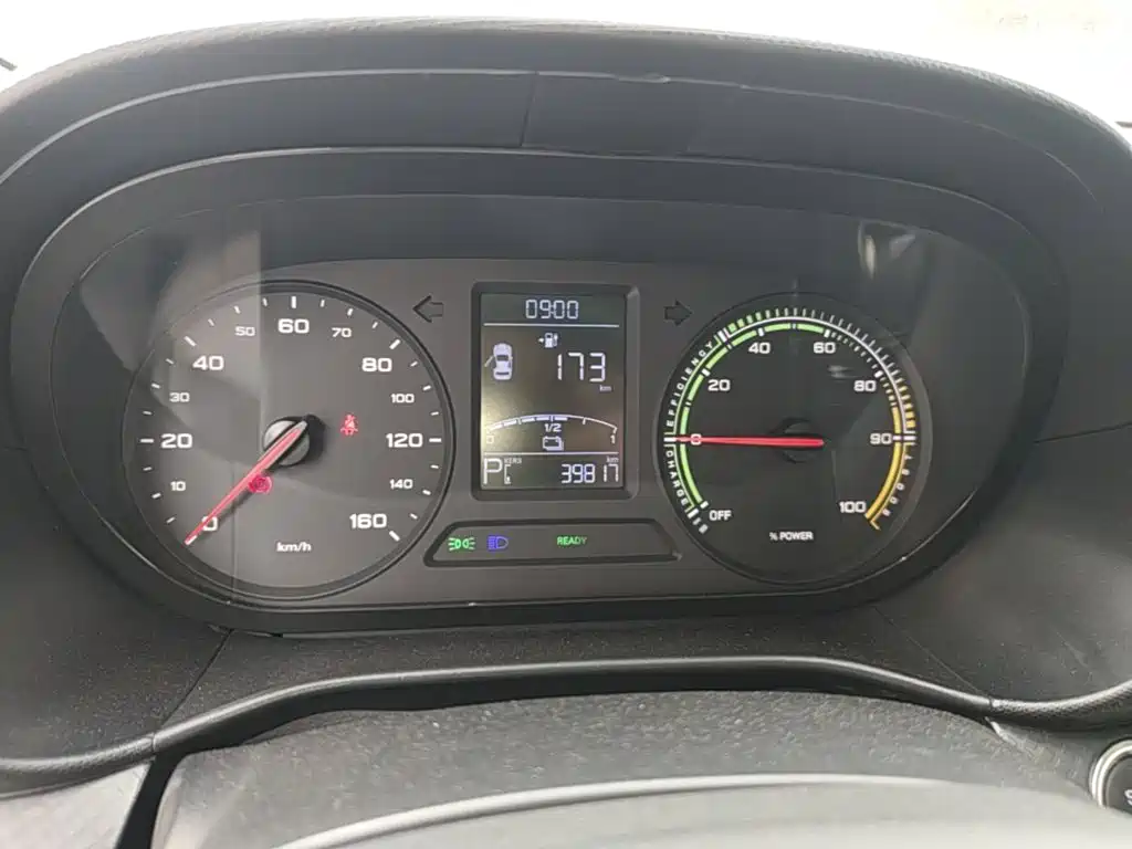 Roewe Clever — миниатюра 12