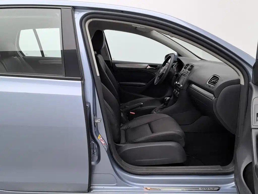 Volkswagen Golf — миниатюра 23