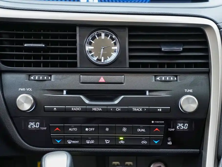 Lexus RX — миниатюра 10