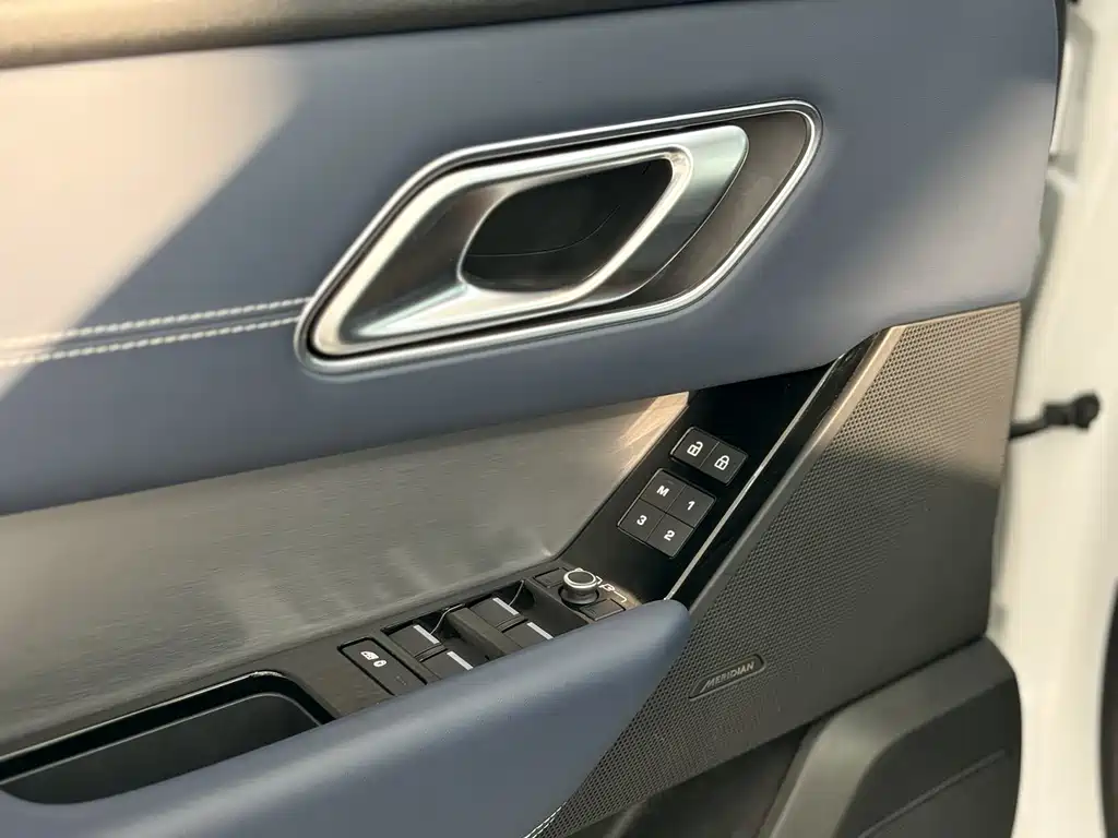Land Rover Velar — миниатюра 7