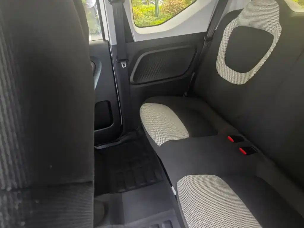 Wuling MINIEV — миниатюра 13