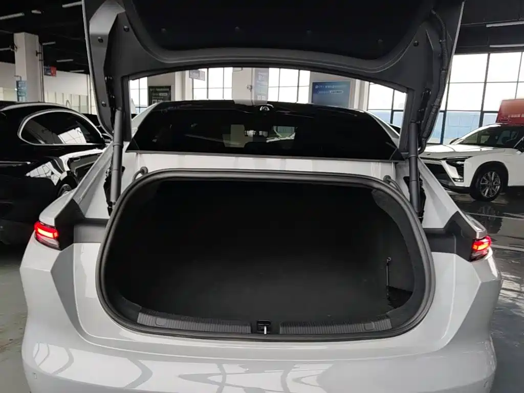 NIO ET5 — миниатюра 19