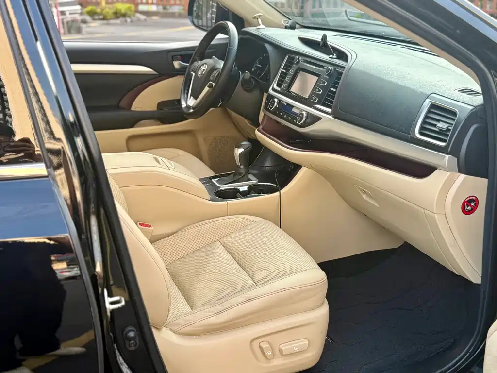 Toyota Highlander — миниатюра 20