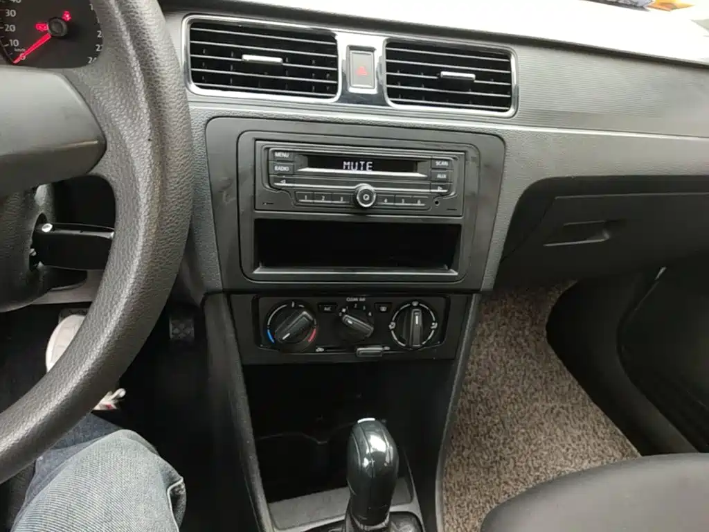 Volkswagen Santana — миниатюра 13