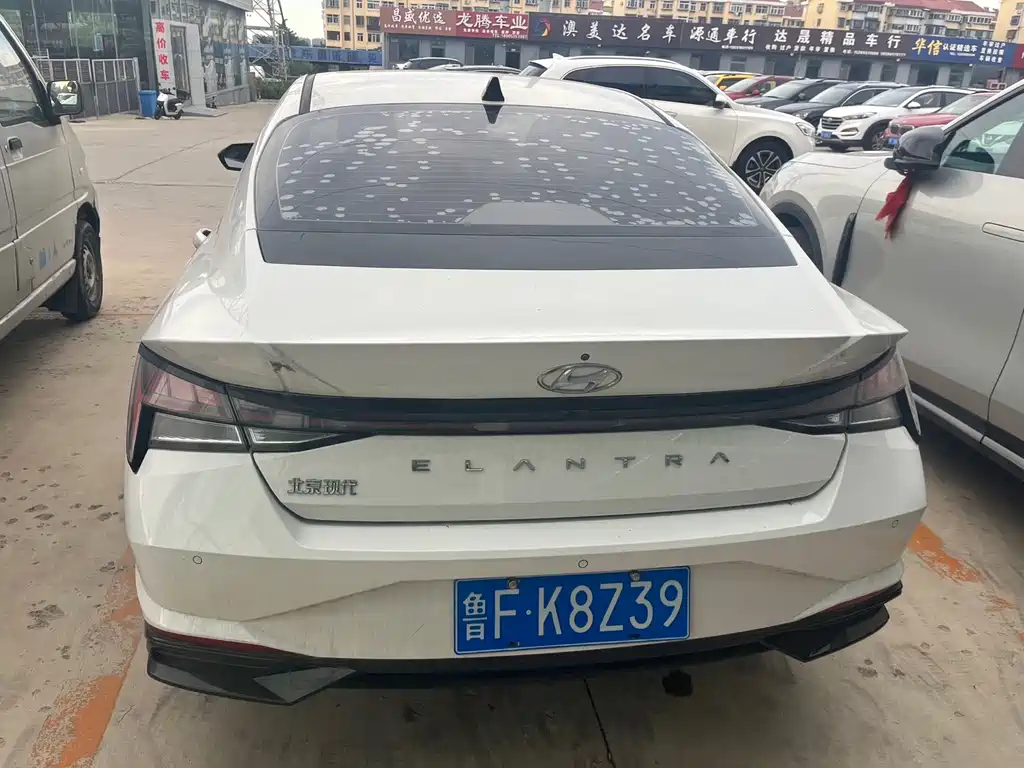 Hyundai Elantra — миниатюра 8