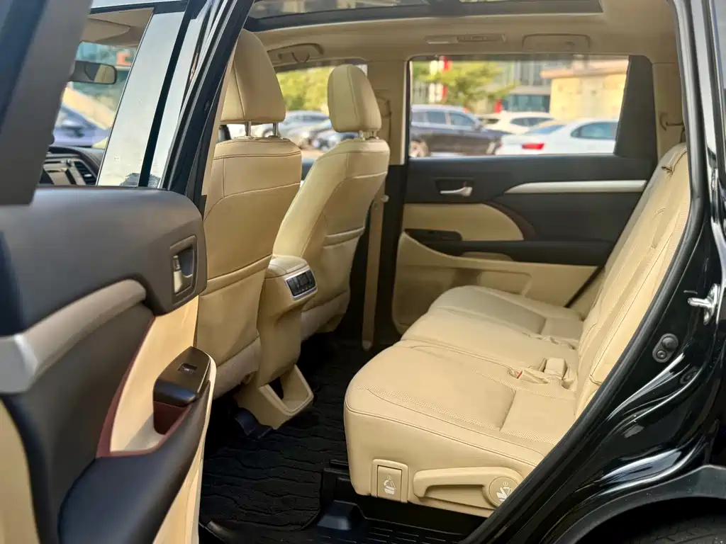 Toyota Highlander — миниатюра 12