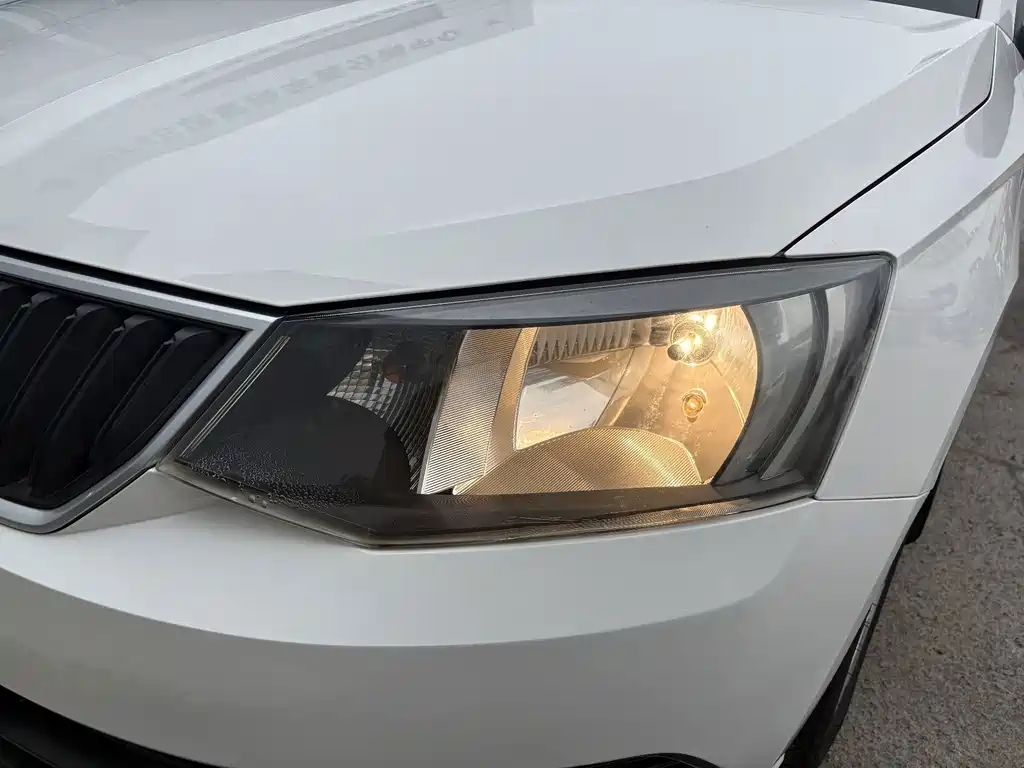 Skoda Fabia — миниатюра 18