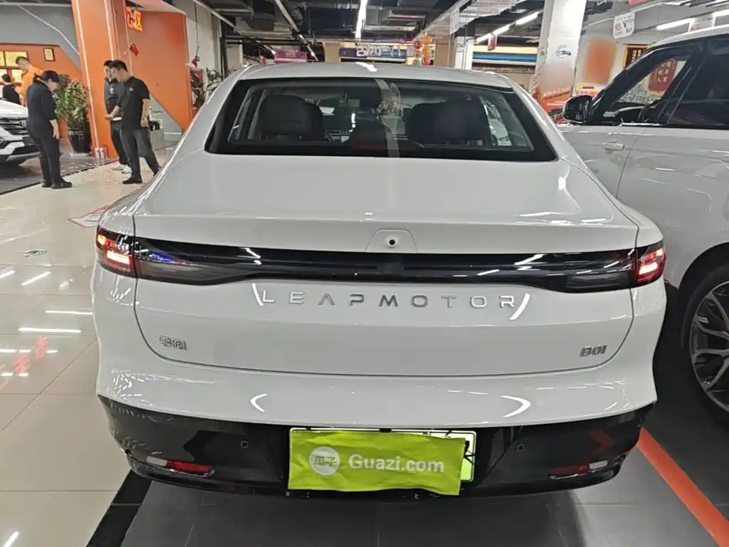 Leapmotor Leapmotor B01 — миниатюра 6
