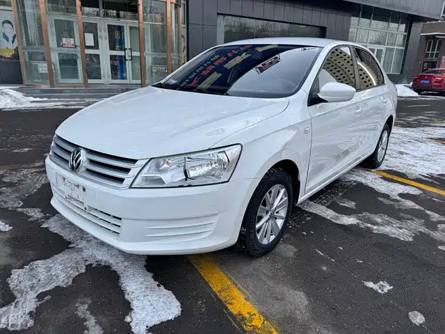 VOLKSWAGEN SANTANA 2017