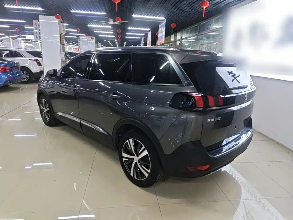 Peugeot 5008 — миниатюра 5