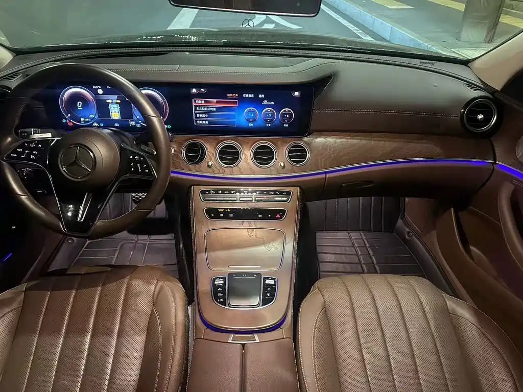 Mercedes-Benz E-Class — миниатюра 3