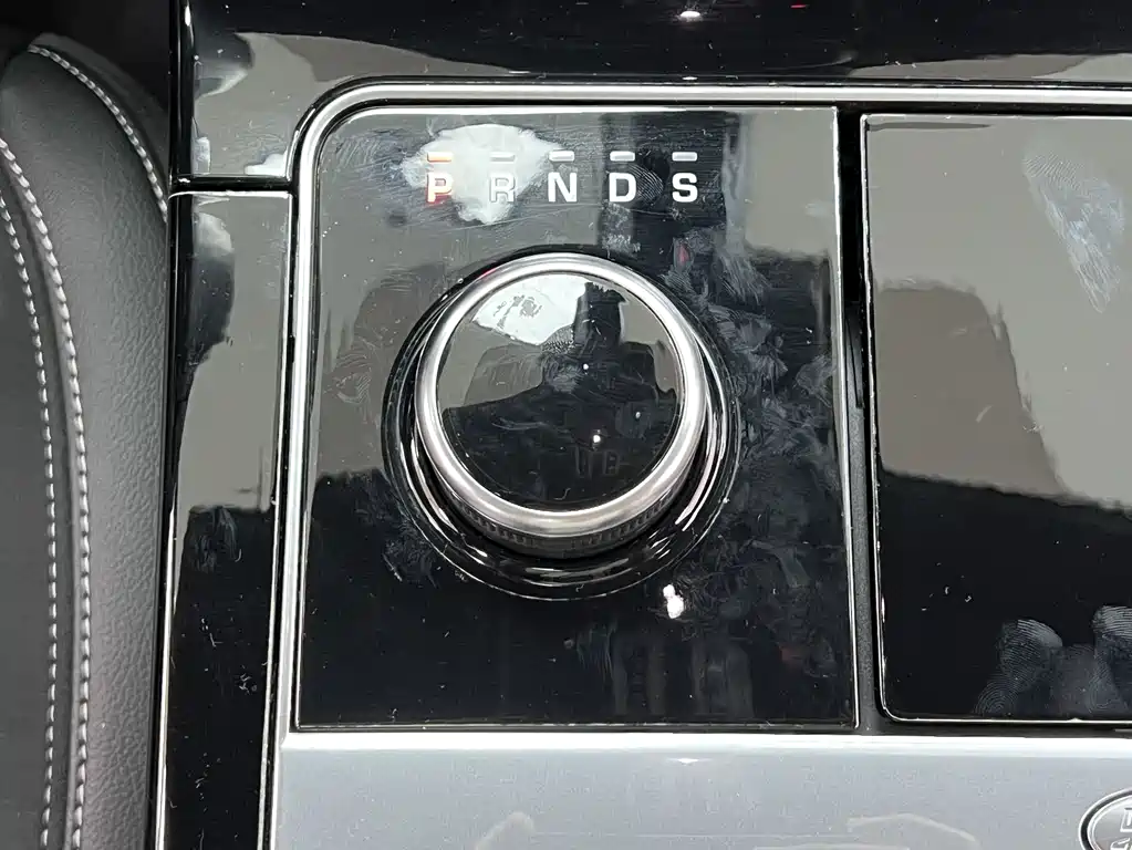 Land Rover Velar — миниатюра 12
