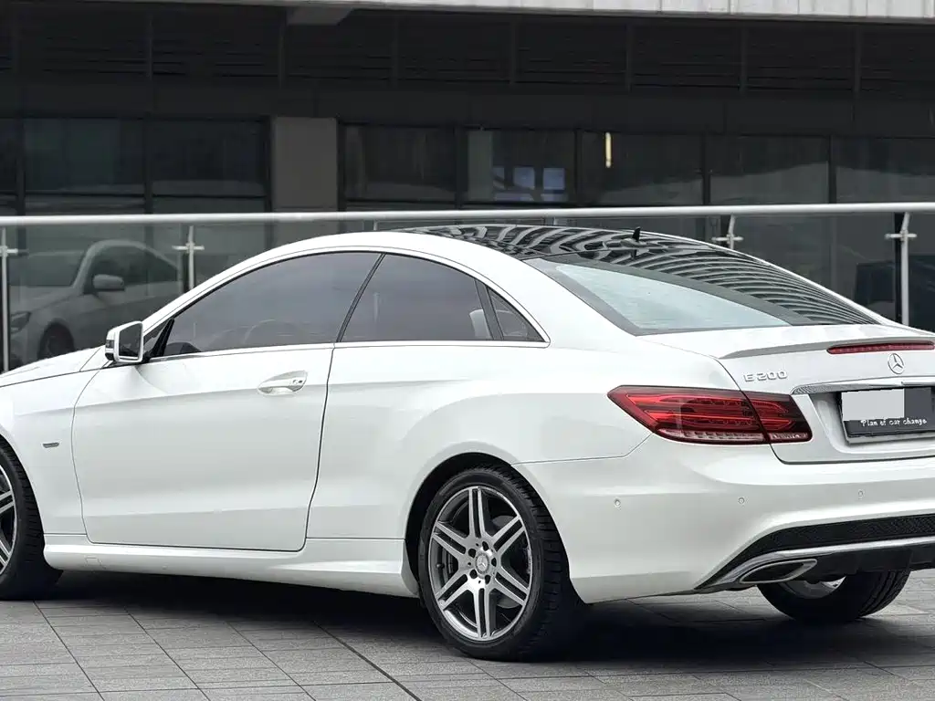 Mercedes-Benz E-Class (Import) — миниатюра 10