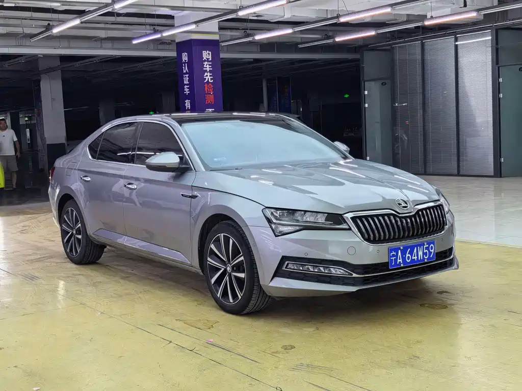 Skoda Superb — миниатюра 3