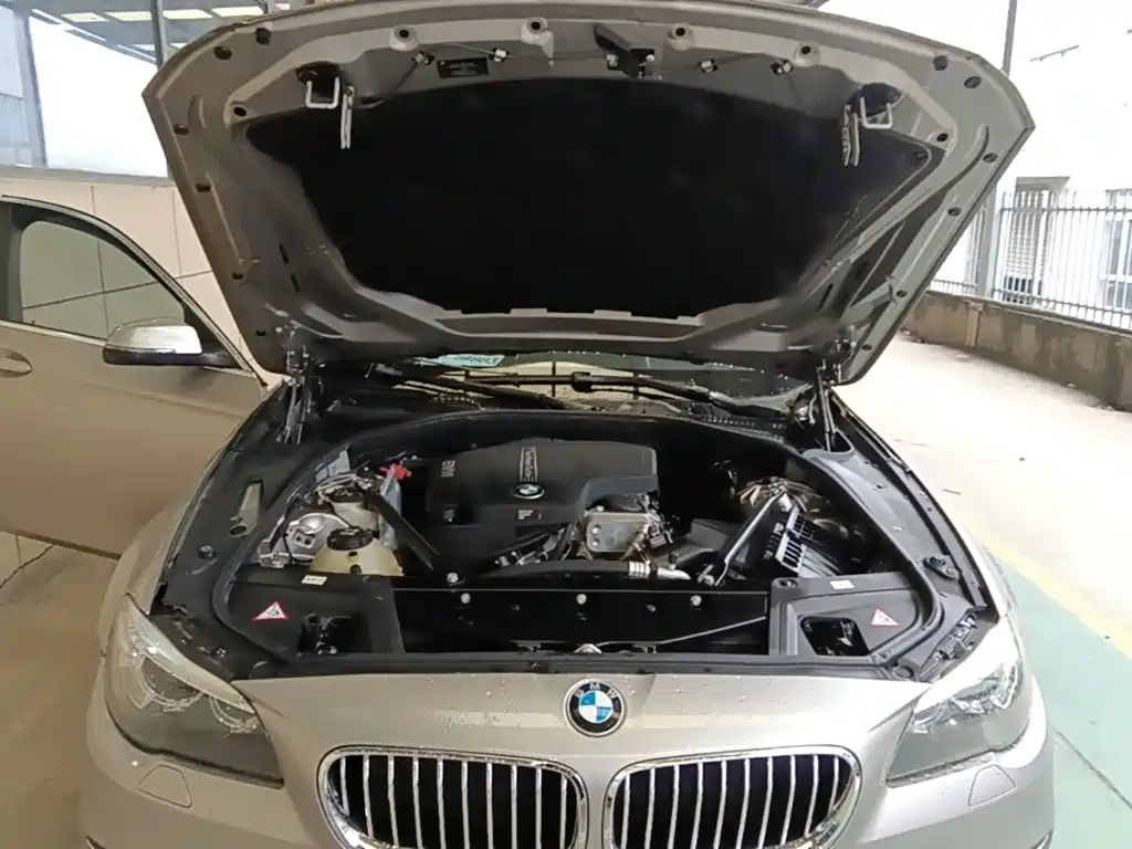 BMW 5 Series — миниатюра 20