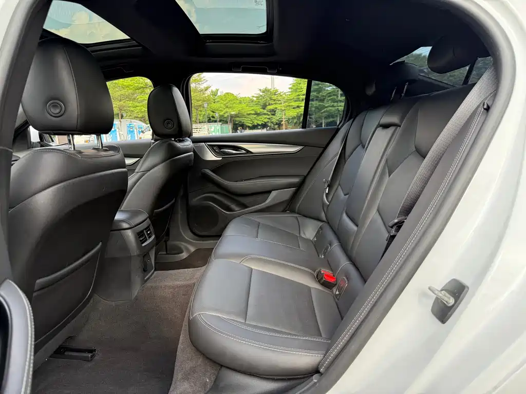 Cadillac CT5 — миниатюра 10