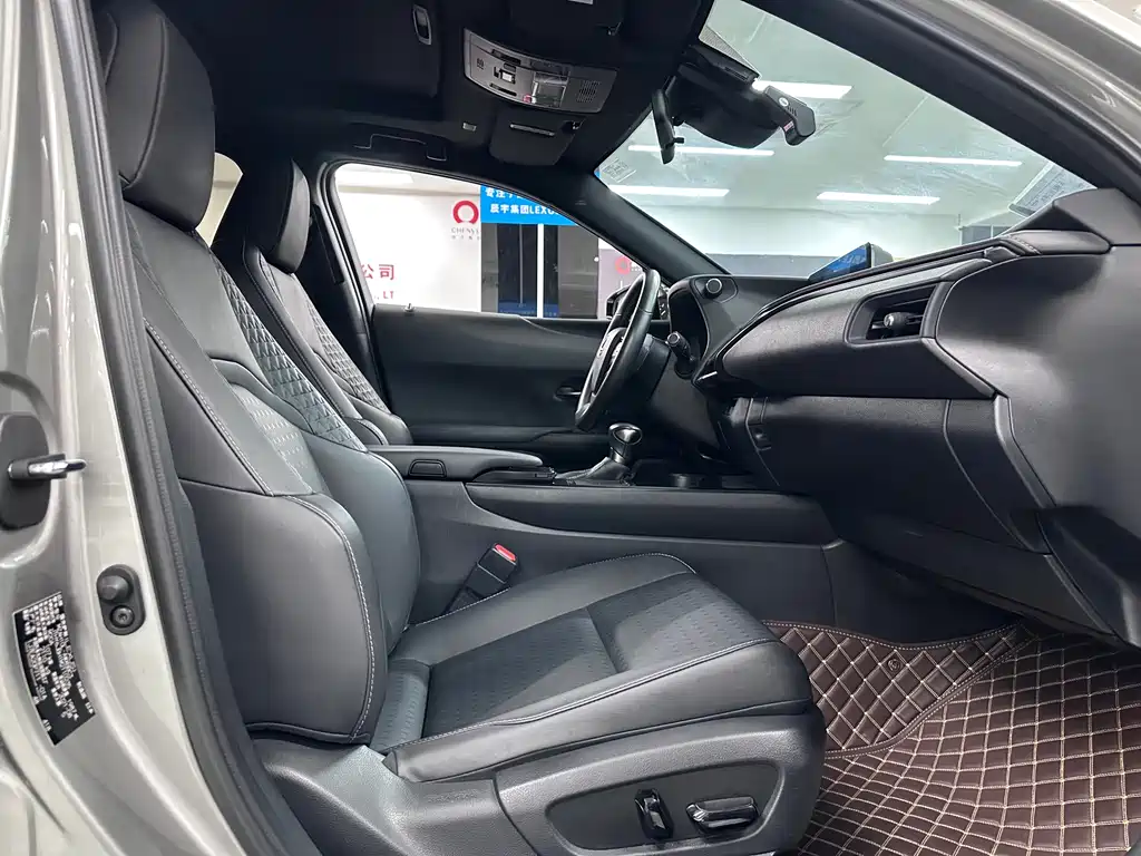 Lexus UX — миниатюра 16