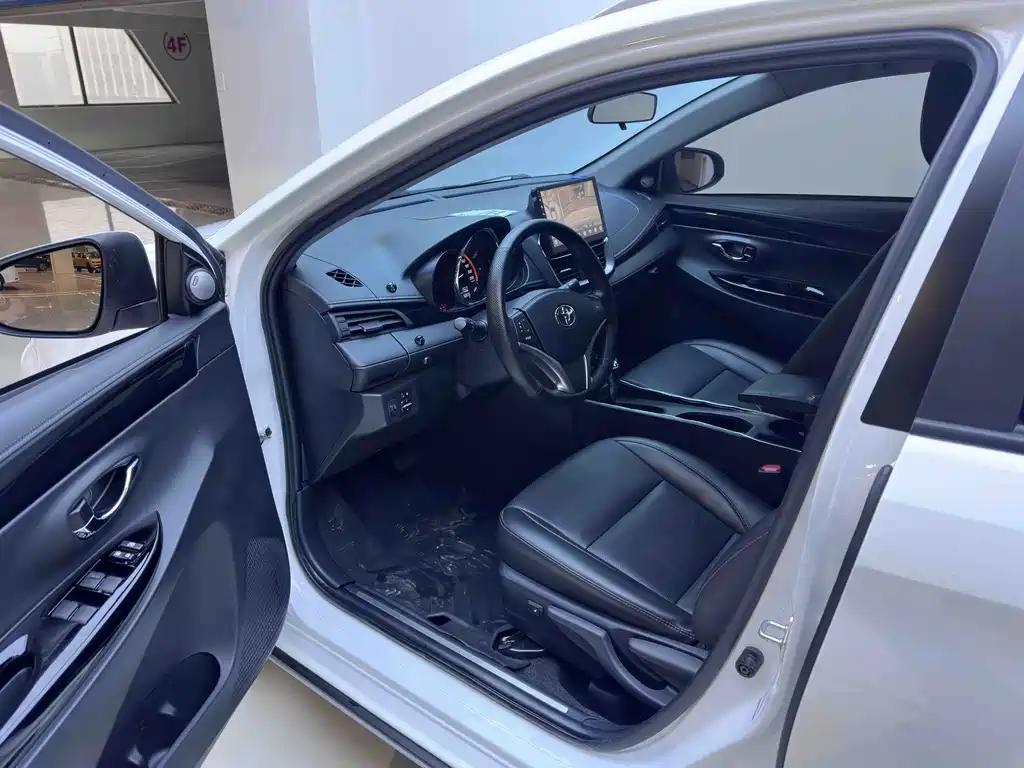 TOYOTA YARIS L ZHIXUAN