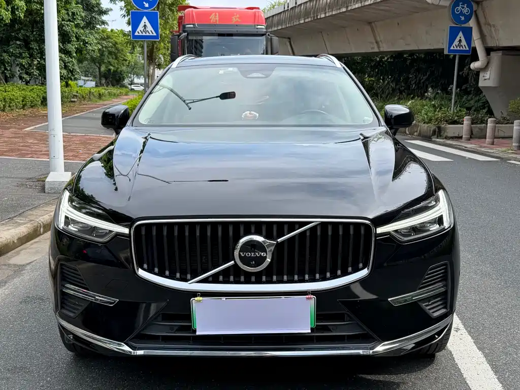 Volvo XC60 2022 T8 Luxury