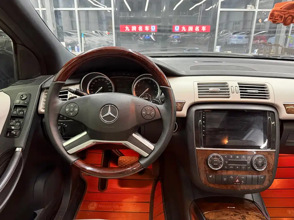 Mercedes-Benz R-Class — миниатюра 8