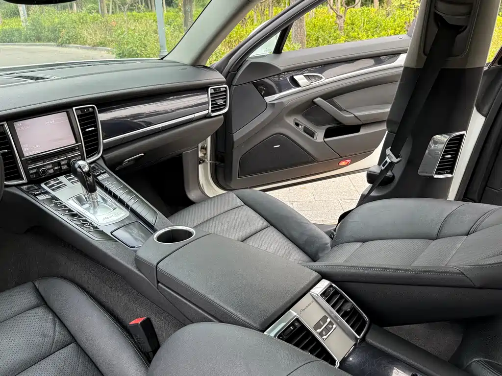 Porsche Panamera — миниатюра 16