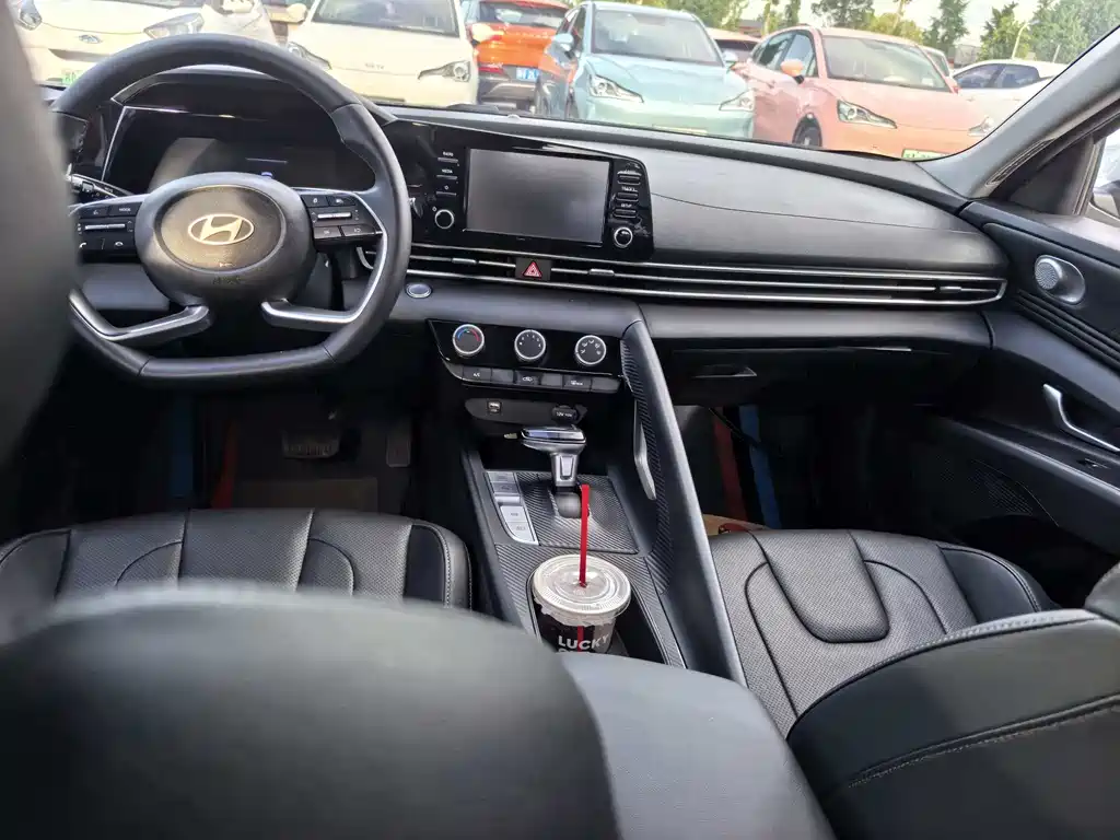 Hyundai Elantra 2023 1.5L CVT GLX Elite