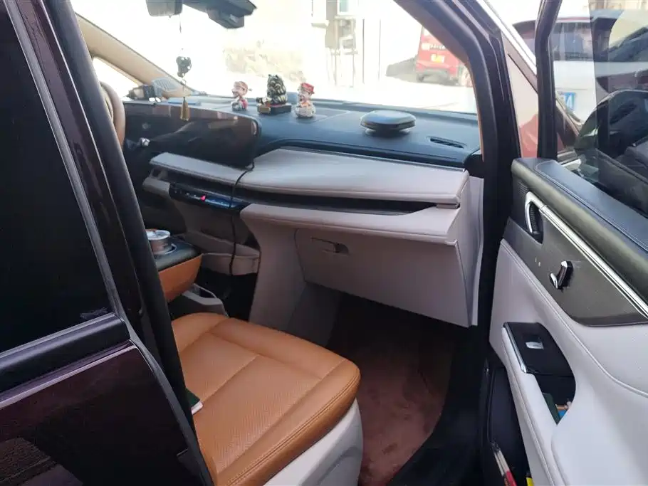 BUICK GL8 NEW ENERGY