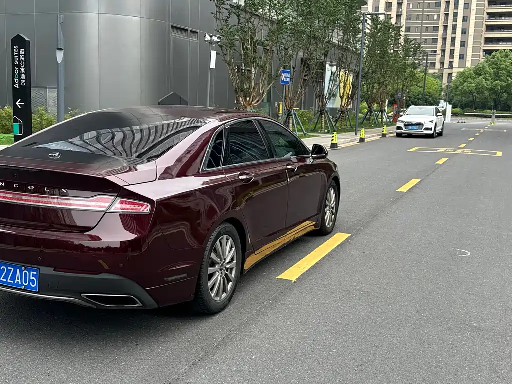 Lincoln MKZ 2017 2.0T Premium
